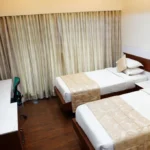 chola serviced apartment luxury double bed