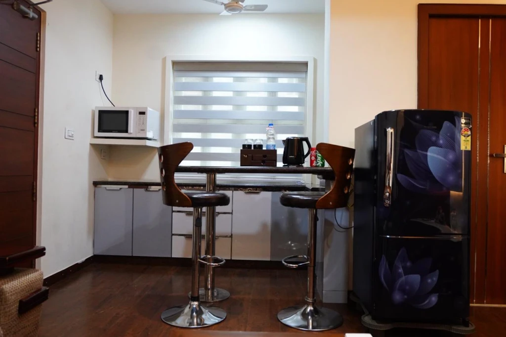 chola serviced apartment luxury area