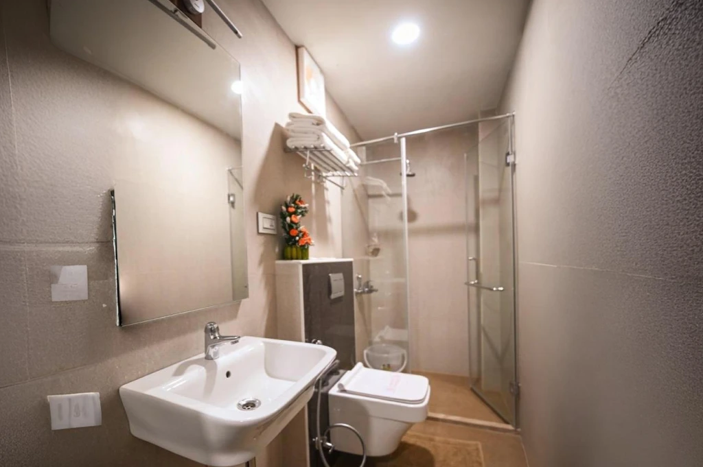 chola serviced apartment luxury Washroom